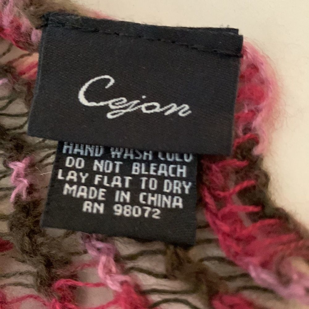 Cejon Scarf  - Picture 6 of 7